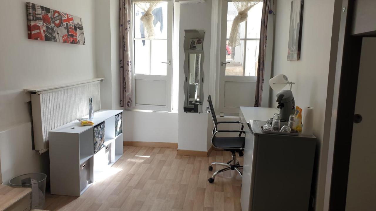 Chambres Poitiers Centre Ville - Salle De Bain, Refrigerateur, Tv Et Machine A Cafe Privatifs - Cuisine Commune - Terrasse - Hotel De Ville A 200M Eksteriør bilde