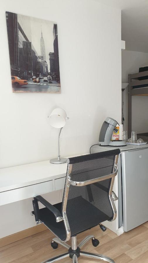 Chambres Poitiers Centre Ville - Salle De Bain, Refrigerateur, Tv Et Machine A Cafe Privatifs - Cuisine Commune - Terrasse - Hotel De Ville A 200M Eksteriør bilde