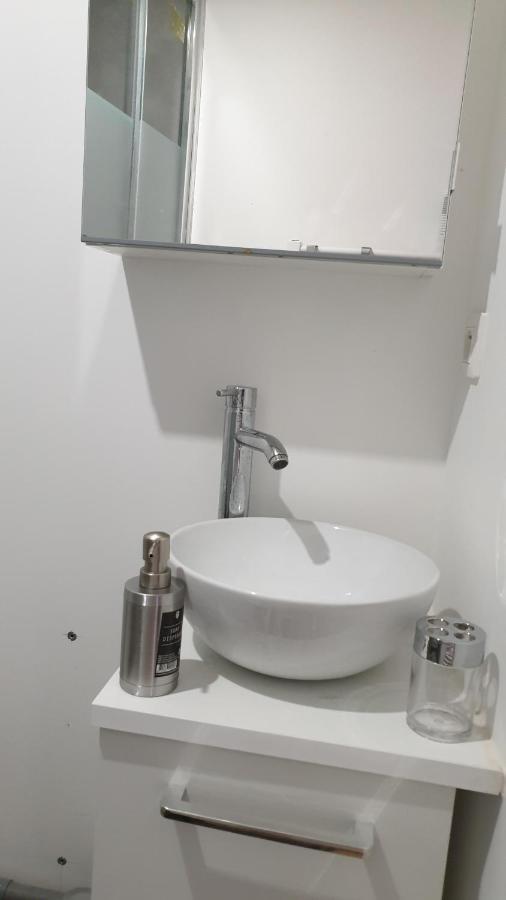 Chambres Poitiers Centre Ville - Salle De Bain, Refrigerateur, Tv Et Machine A Cafe Privatifs - Cuisine Commune - Terrasse - Hotel De Ville A 200M Eksteriør bilde