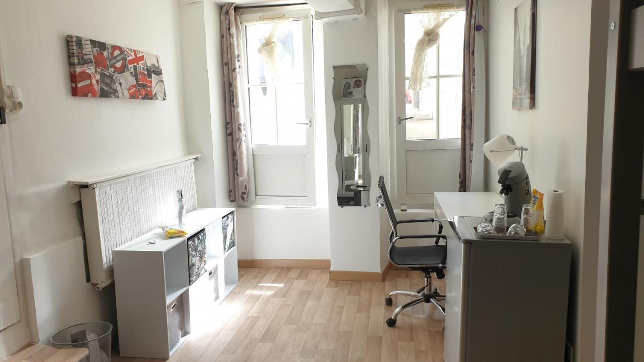 Chambres Poitiers Centre Ville - Salle De Bain, Refrigerateur, Tv Et Machine A Cafe Privatifs - Cuisine Commune - Terrasse - Hotel De Ville A 200M Eksteriør bilde