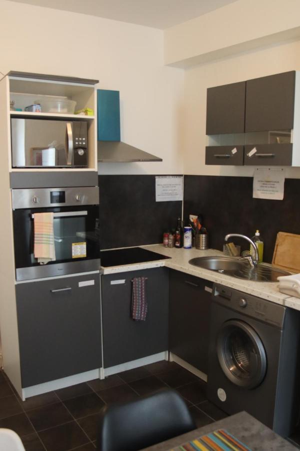 Chambres Poitiers Centre Ville - Salle De Bain, Refrigerateur, Tv Et Machine A Cafe Privatifs - Cuisine Commune - Terrasse - Hotel De Ville A 200M Eksteriør bilde
