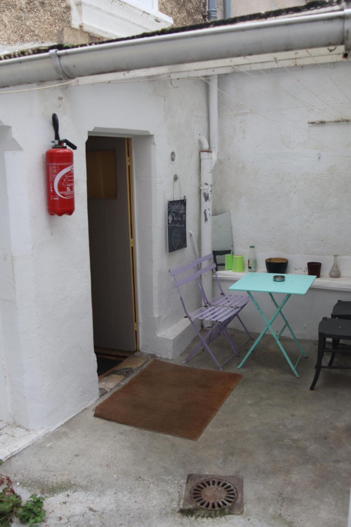 Chambres Poitiers Centre Ville - Salle De Bain, Refrigerateur, Tv Et Machine A Cafe Privatifs - Cuisine Commune - Terrasse - Hotel De Ville A 200M Eksteriør bilde