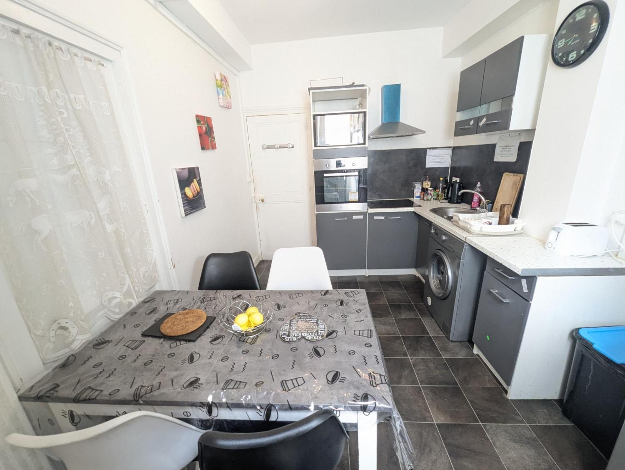 Chambres Poitiers Centre Ville - Salle De Bain, Refrigerateur, Tv Et Machine A Cafe Privatifs - Cuisine Commune - Terrasse - Hotel De Ville A 200M Eksteriør bilde