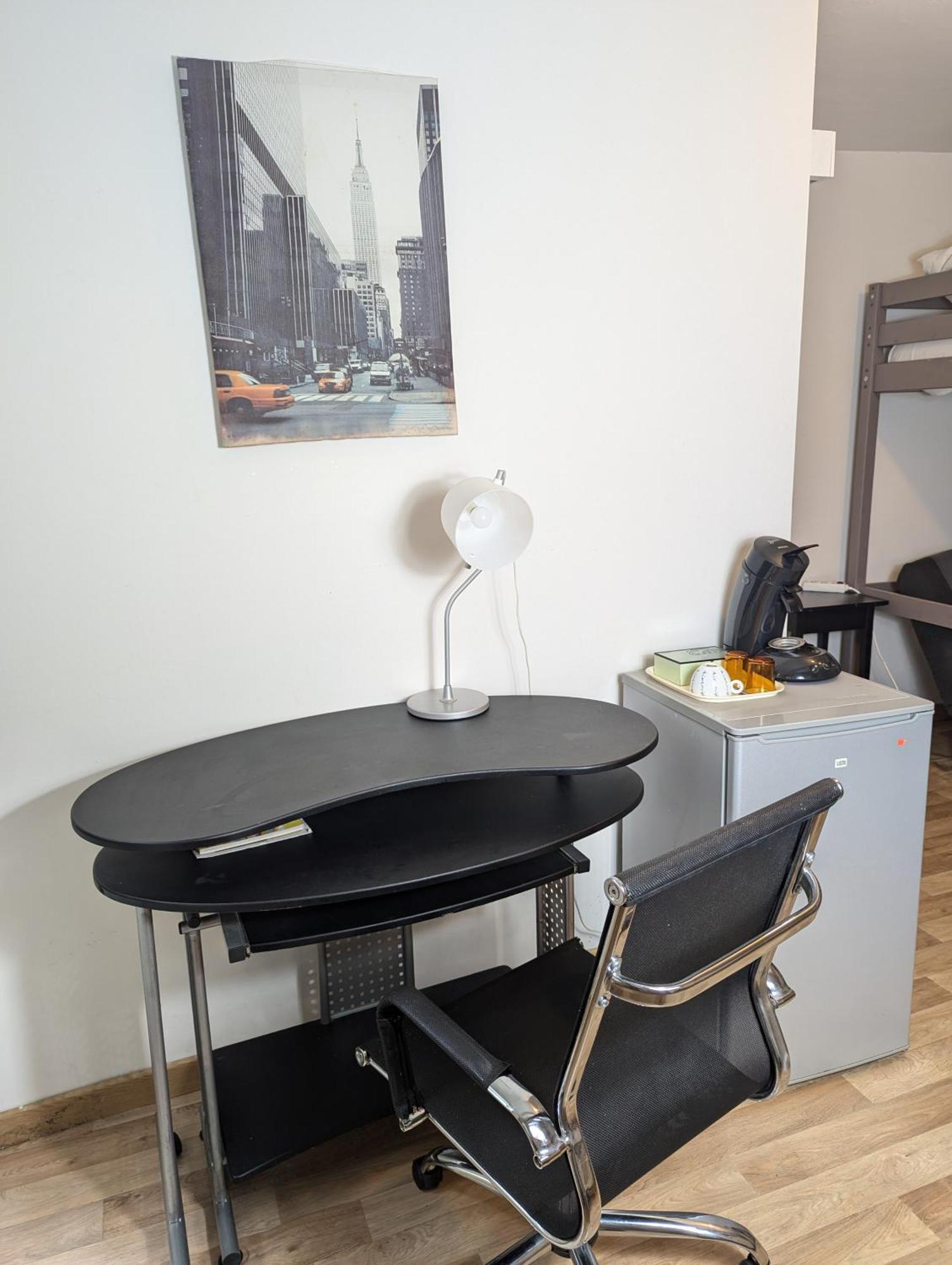 Chambres Poitiers Centre Ville - Salle De Bain, Refrigerateur, Tv Et Machine A Cafe Privatifs - Cuisine Commune - Terrasse - Hotel De Ville A 200M Eksteriør bilde