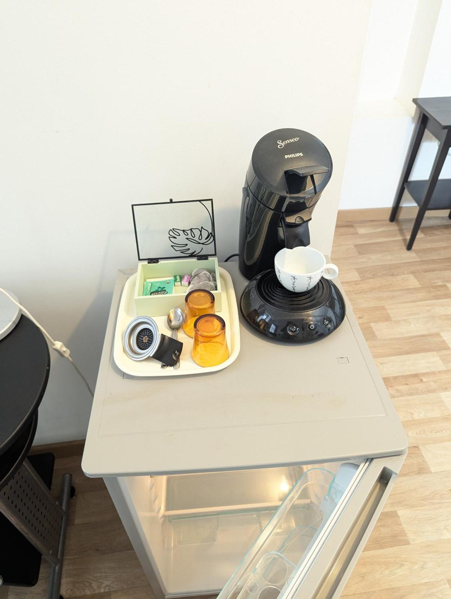Chambres Poitiers Centre Ville - Salle De Bain, Refrigerateur, Tv Et Machine A Cafe Privatifs - Cuisine Commune - Terrasse - Hotel De Ville A 200M Eksteriør bilde